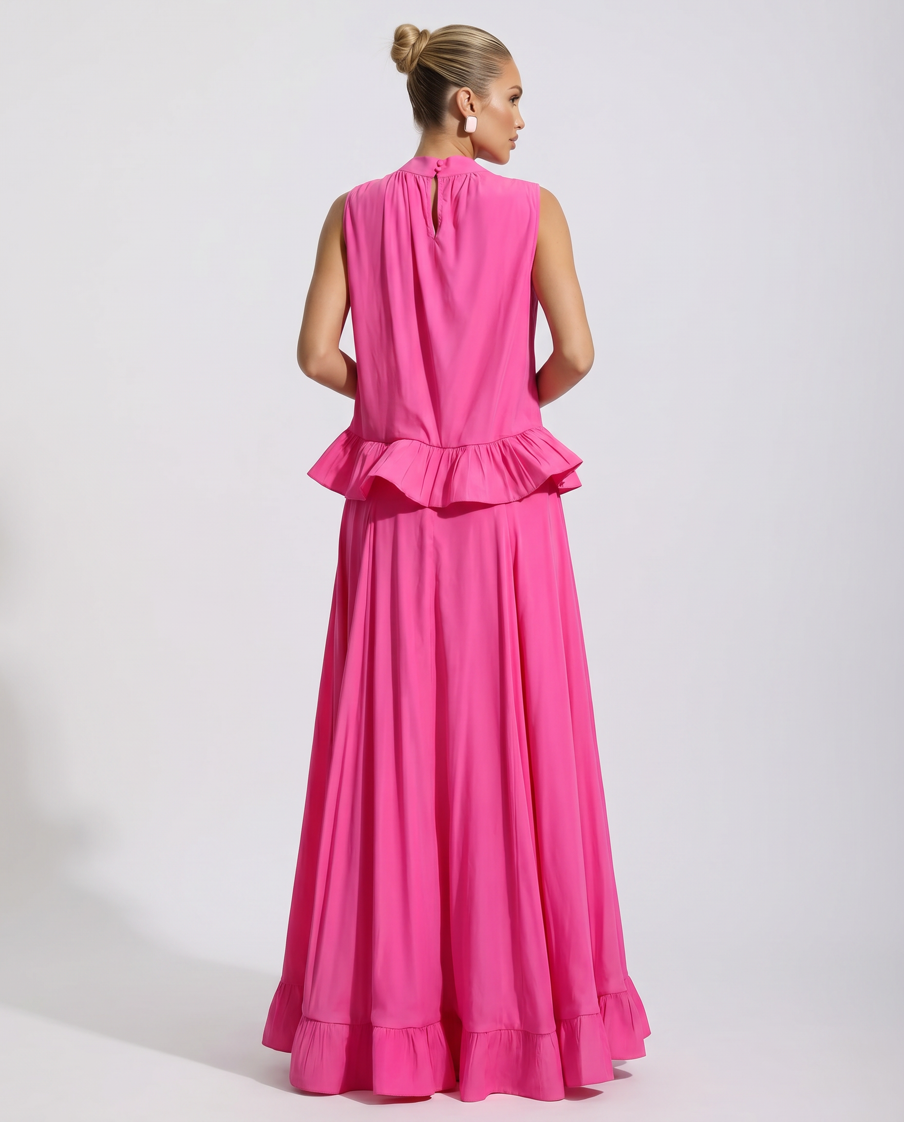 Mona twee-delig maxi set met rimpelrok in roze. 2