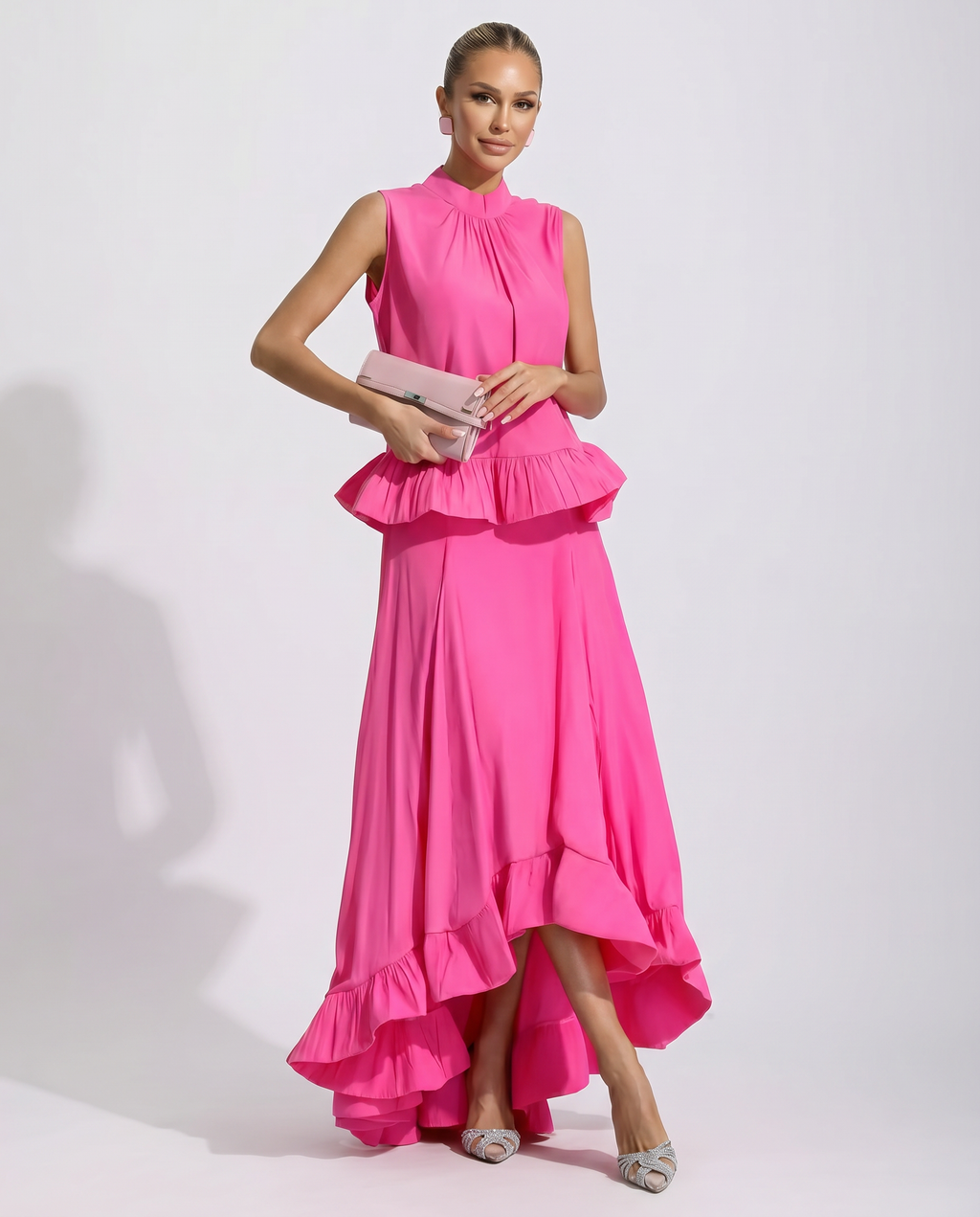 Mona twee-delig maxi set met rimpelrok in roze. 4