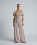 Bloemige jumpsuit met wijde pijpen en vierkante halslijn voor dames.
