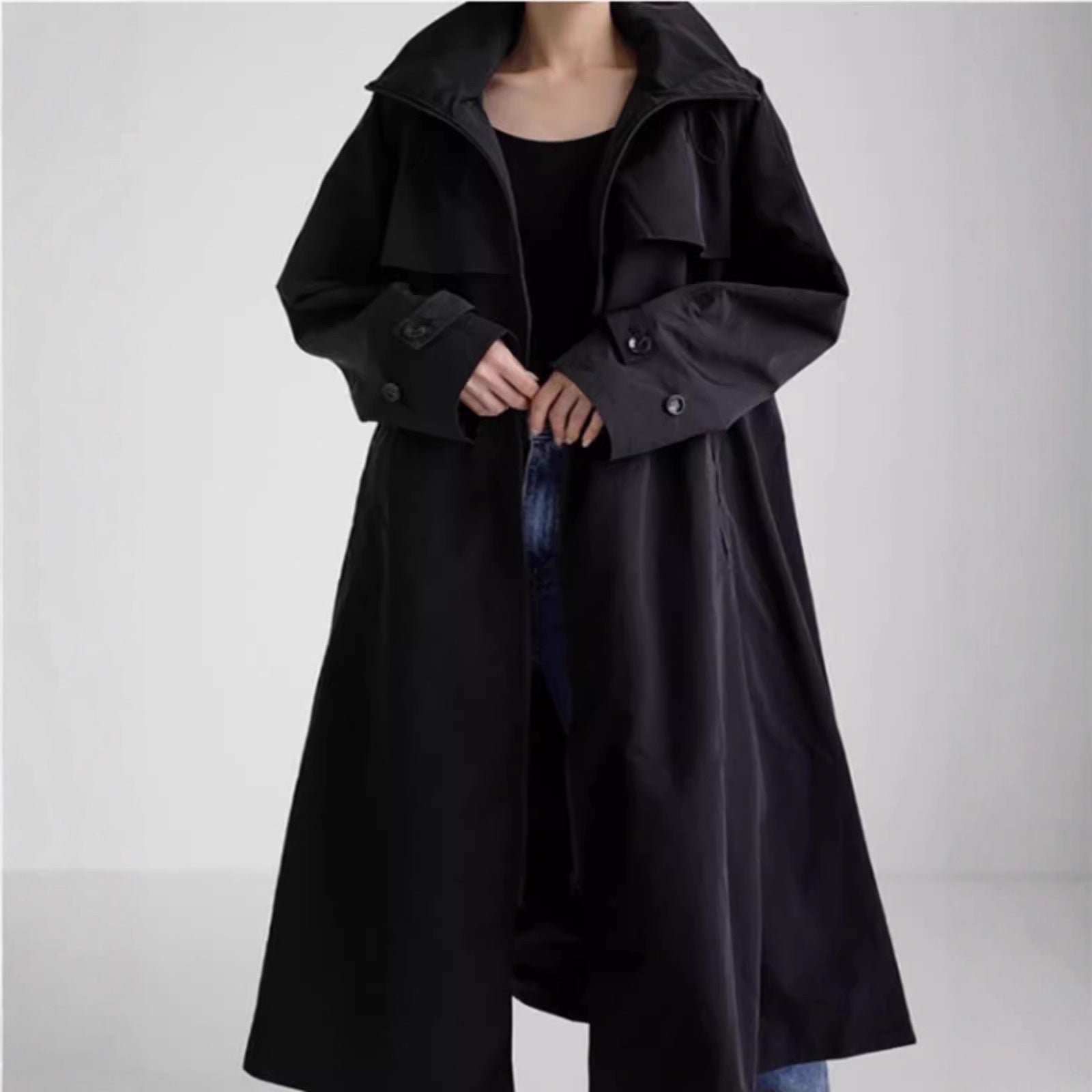 Vrouwen waterafstotende oversized regenjas met capuchon en A-lijn silhouet 3