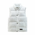 Stijlvolle puffer vest voor mannen met knoopsluiting en mouwloos ontwerp.