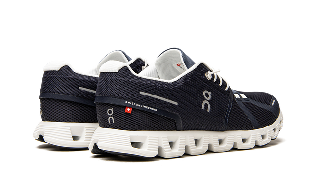 On Running Cloud 5 sneaker in modern ontwerp
