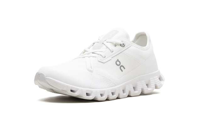On Running Cloud X 3 AD duurzame sneaker in wit