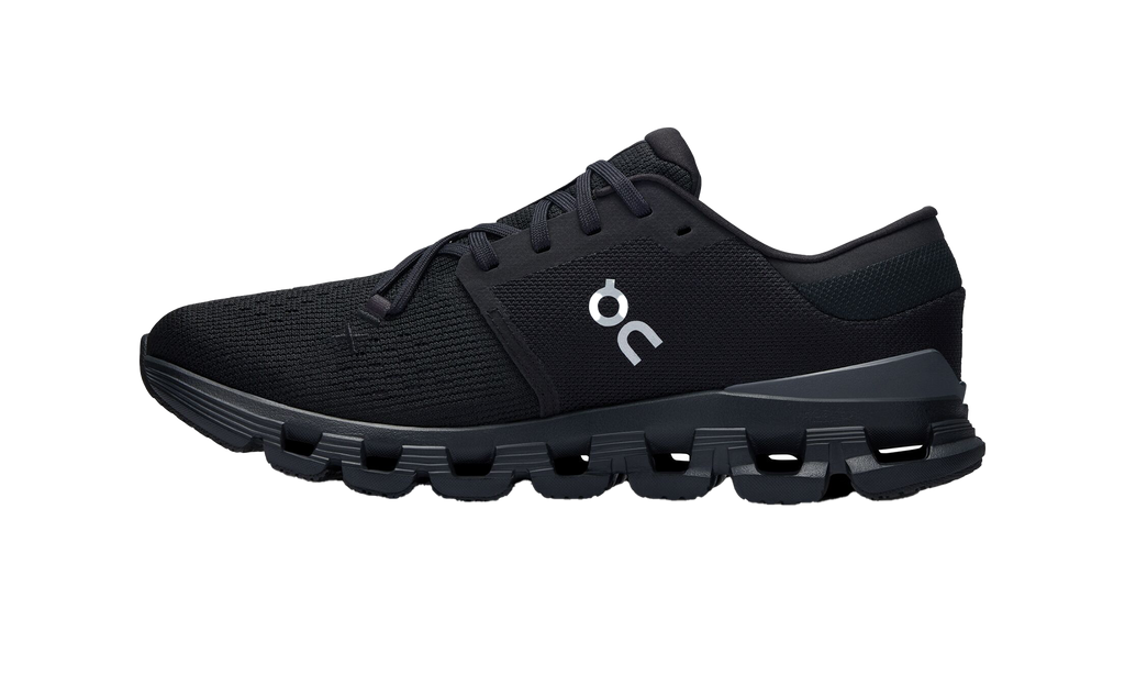 On Running Cloud X 4 in elegant zwart voor dames