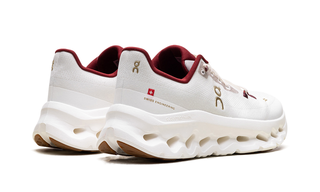 On Running Cloudtilt Perl Ivory elegante hardloopschoenen