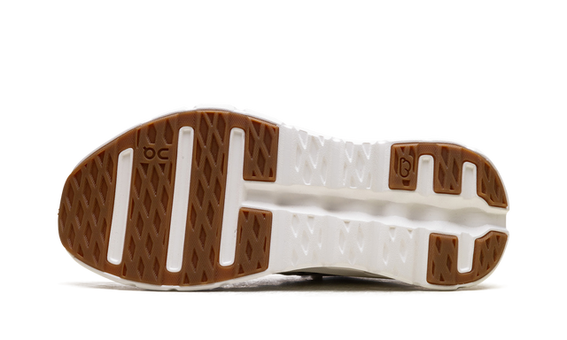 On Running Cloudtilt Perl Ivory elegante hardloopschoenen