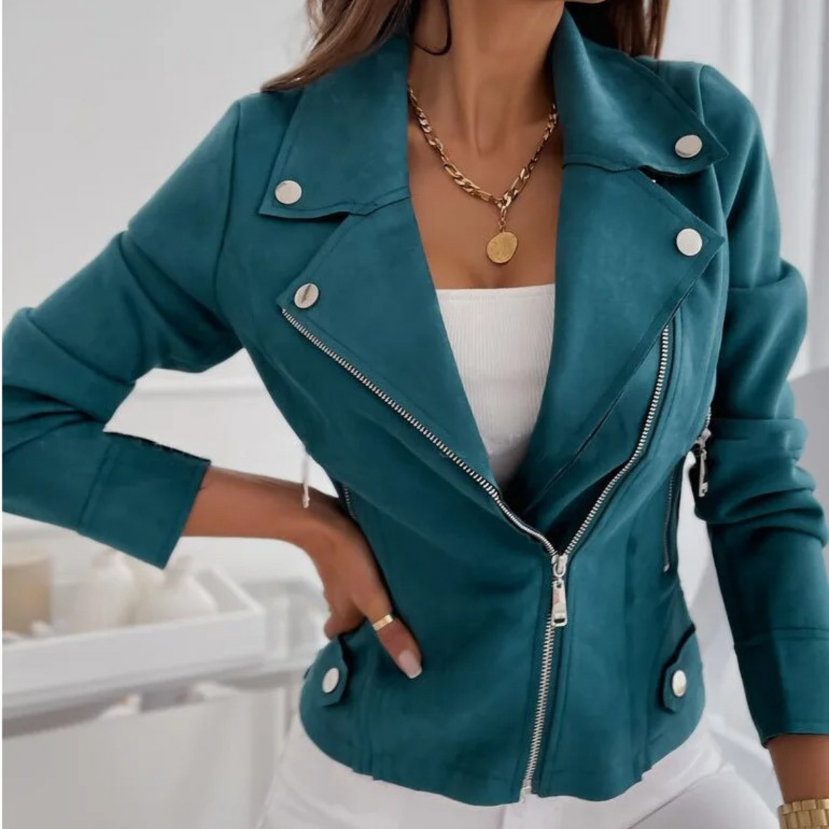 Dames slim-fit asymmetrische rits moto jas in stijlvol ontwerp. 3