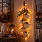 Rustieke decoratie van 5 witte pompoenen voor de herfst